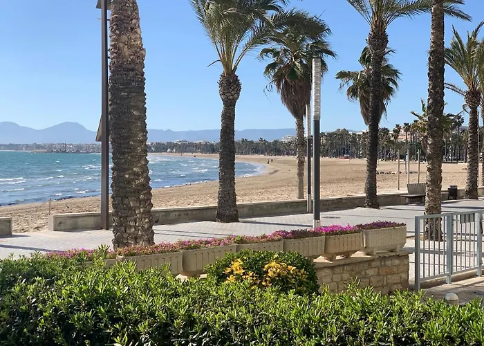 Horizonte Frontbeach 아파트 살루